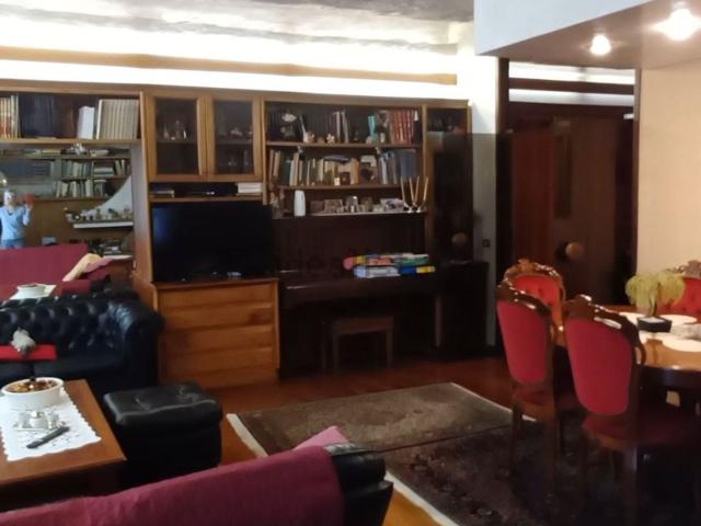 Appartamento in vendita di 137 m² in Via Tre Santi