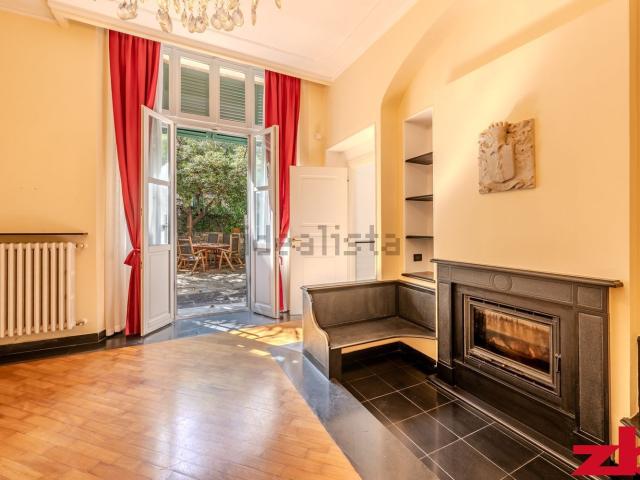 Appartamento in vendita di 137 m² in Via Ugo Foscolo