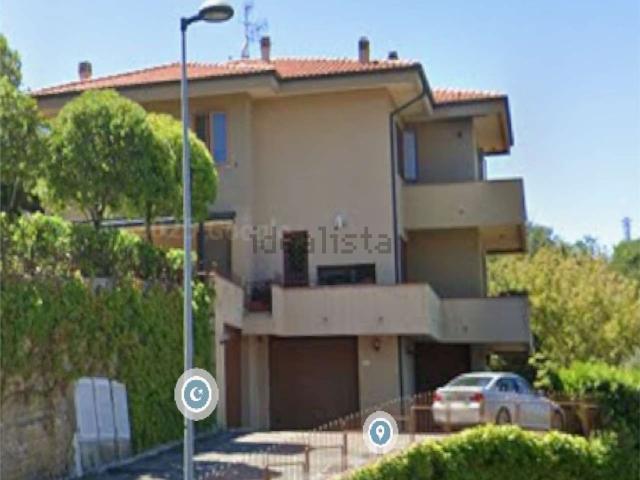 Appartamento in vendita di 137 m² in Via Urbano Salvolini, 12