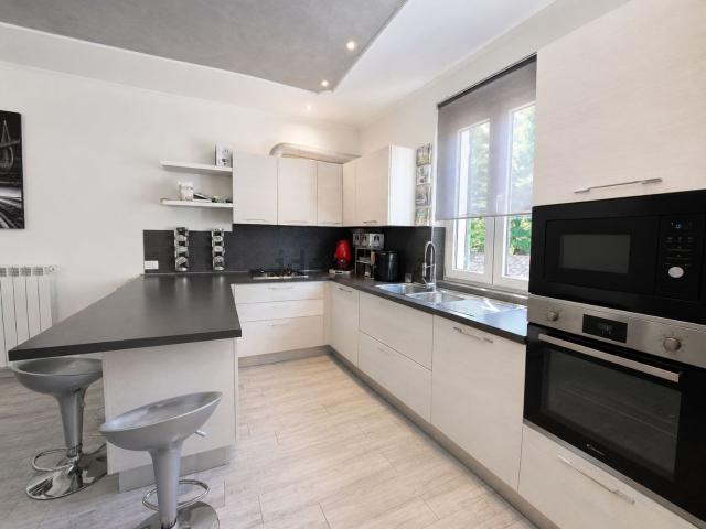 Appartamento in vendita di 137 m² in Viale Umberto I, 36