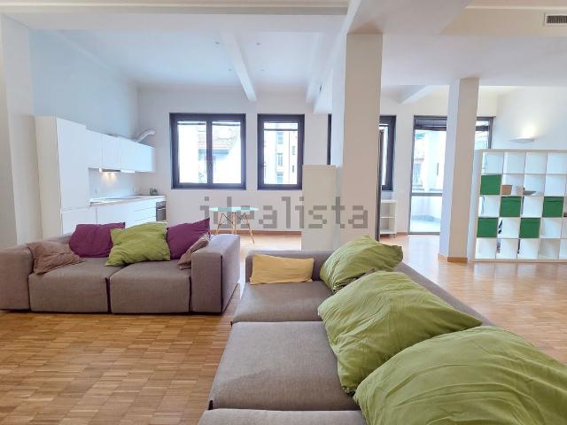 Appartamento in vendita di 137 m² in Viale Argonne, 8