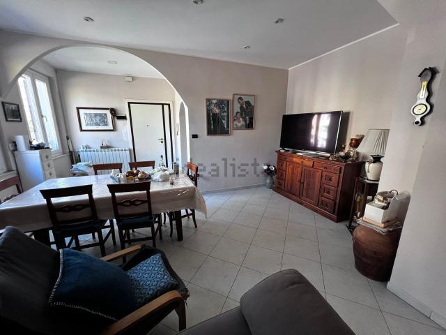 Appartamento in vendita di 137 m² in Viale Giovanni Bovio, 15