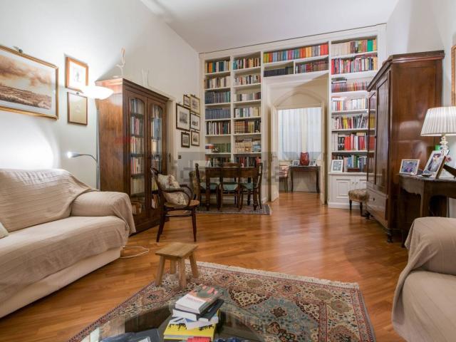 Appartamento in vendita di 137 m² in Viale Regina Margherita, 8