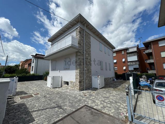Appartamento in vendita di 137 m² in Vicolo Soragna, 28