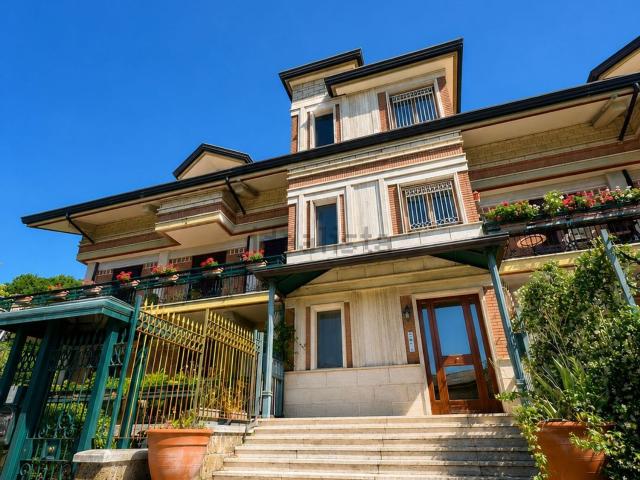 Appartamento in vendita di 137 m² in Contrada Sant&apos Eustachio Pennini, 3