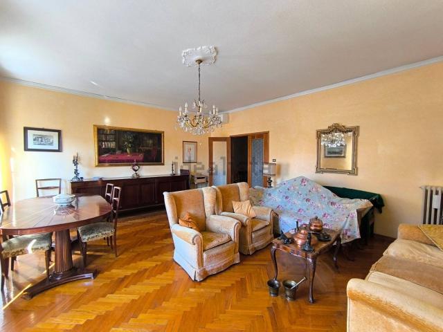 Appartamento in vendita di 137 m² in Corso della Giovecca, 187