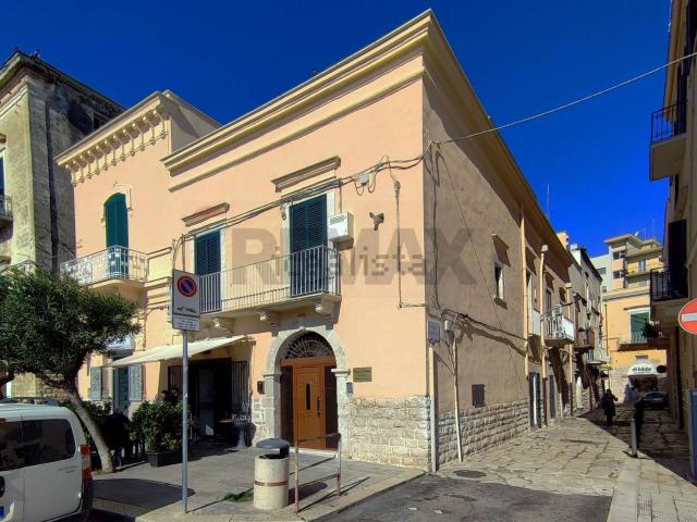 Appartamento in vendita di 137 m² in Piazza Vittorio Emanuele, 83