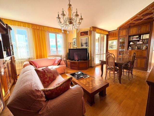 Appartamento in vendita di 138 m² in Via Carlo Frattini, 20