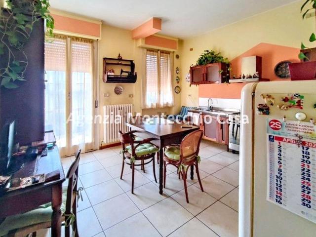 Appartamento in vendita di 138 m² in Via Antonio Cicognani
