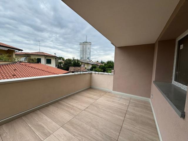 Appartamento in vendita di 138 m² in Via Aquileia, 1