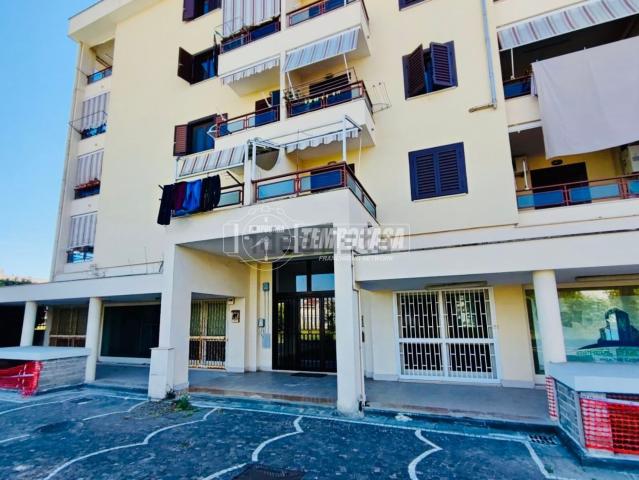 Appartamento in vendita di 138 m² in Via Atellana, 95