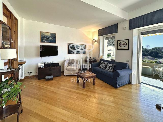 Appartamento in vendita di 138 m² in Via Aurelio Baisi, 25