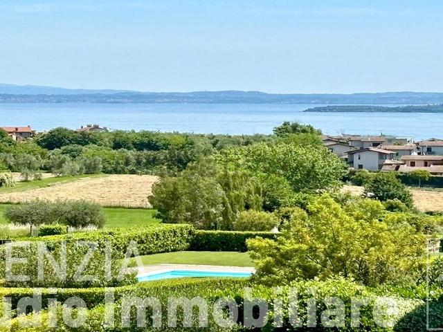 Appartamento in vendita di 138 m² in Via Bertanigra