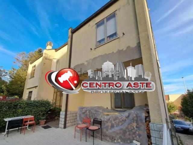 Appartamento in vendita di 138 m² in Via G. Matteotti
