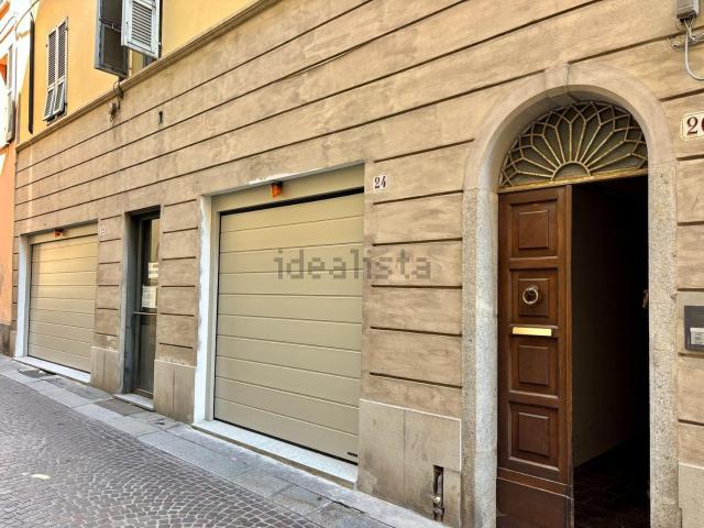 Appartamento in vendita di 138 m² in Via Gerolamo Illica, 24