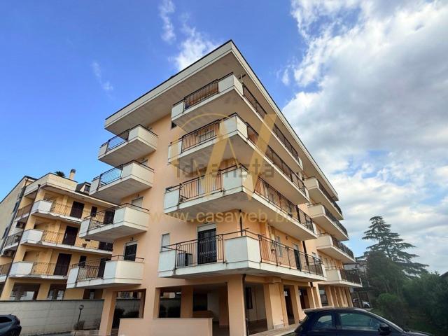 Appartamento in vendita di 138 m² in Via Giulio Tescione, 7