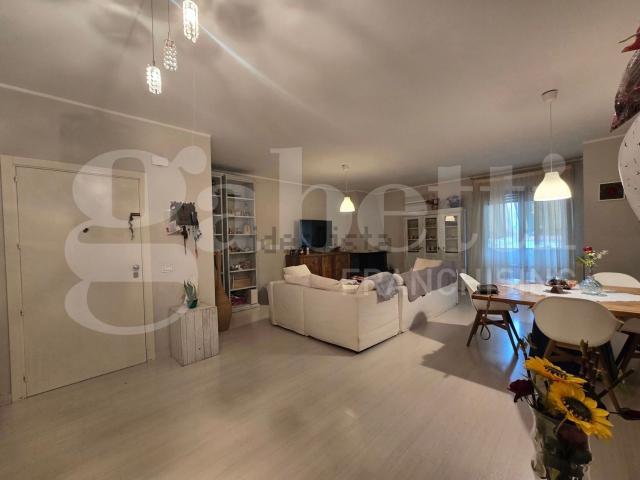 Appartamento in vendita di 138 m² in Via Giovanni XXIII, 18