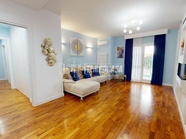 Appartamento in vendita di 138 m² in Via don Francesco Corrado, 10