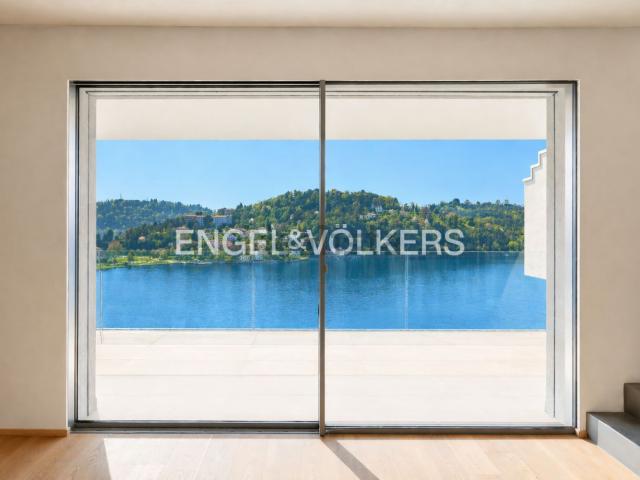 Appartamento in vendita di 138 m² in Via Donna Antonina Carcano