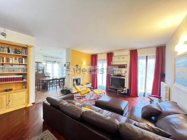 Appartamento in vendita di 138 m² in Via Dorica, 22