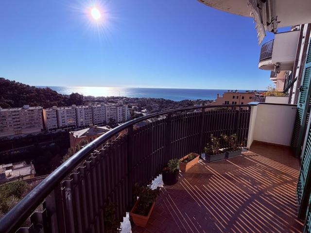Appartamento in vendita di 138 m² in Via degli Iris