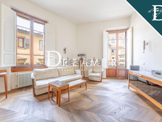 Appartamento in vendita di 138 m² in Via dell&apos Alloro, 2