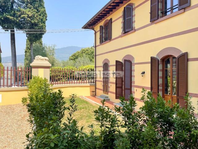Appartamento in vendita di 138 m² in Via di Capornia, 40