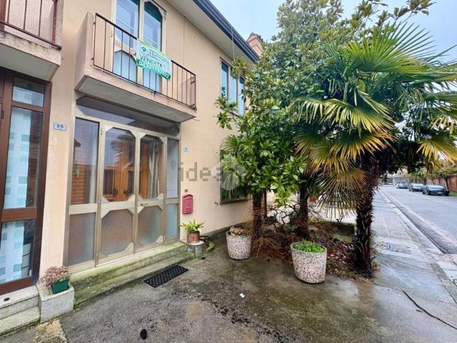 Appartamento in vendita di 138 m² in Via E. Crippa, 27