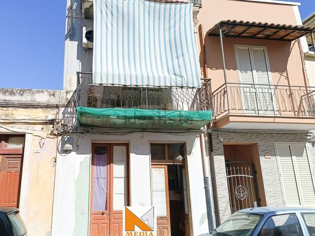 Appartamento in vendita di 138 m² in Via Fratelli Amato