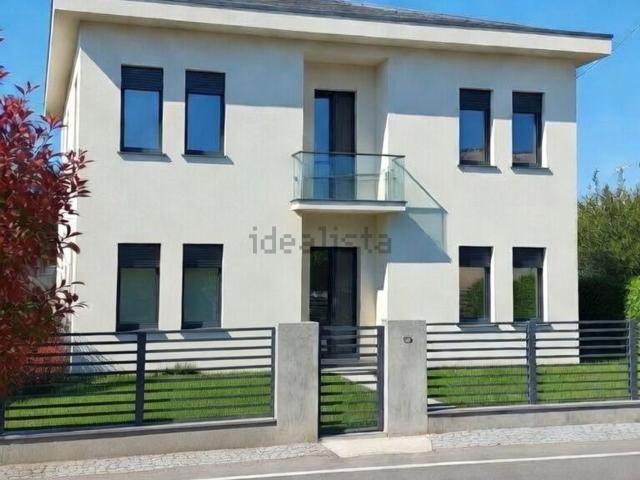 Appartamento in vendita di 138 m² in Via Innocente Pittoni