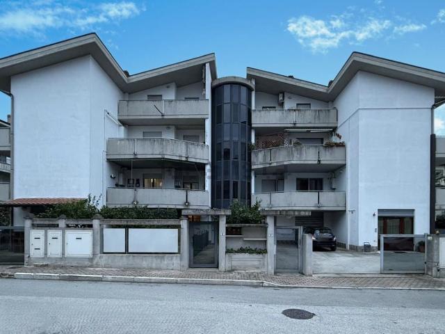Appartamento in vendita di 138 m² in Via Montesilvano, 7