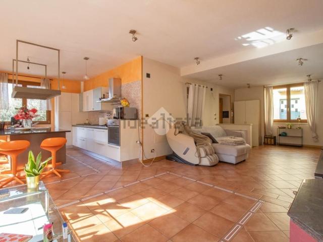 Appartamento in vendita di 138 m² in Via Madonnina