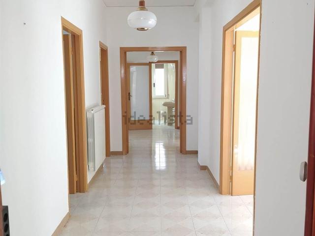 Appartamento in vendita di 138 m² in Via Martiri Sei Ottobre