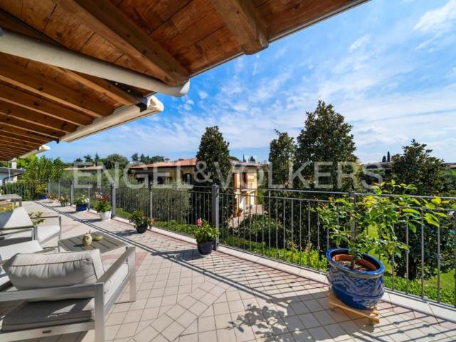 Appartamento in vendita di 138 m² in Via Sotto Monte Tapino