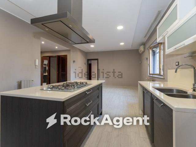 Appartamento in vendita di 138 m² in Via Sebastiano Catania, 298