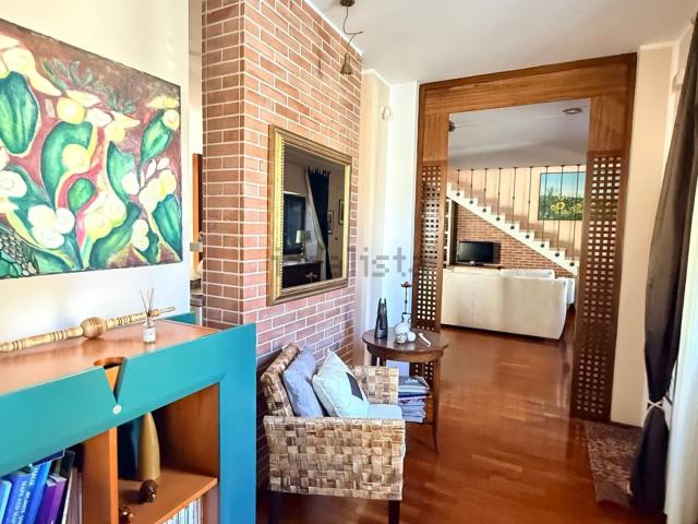 Appartamento in vendita di 138 m² in Via Pinelli, 8