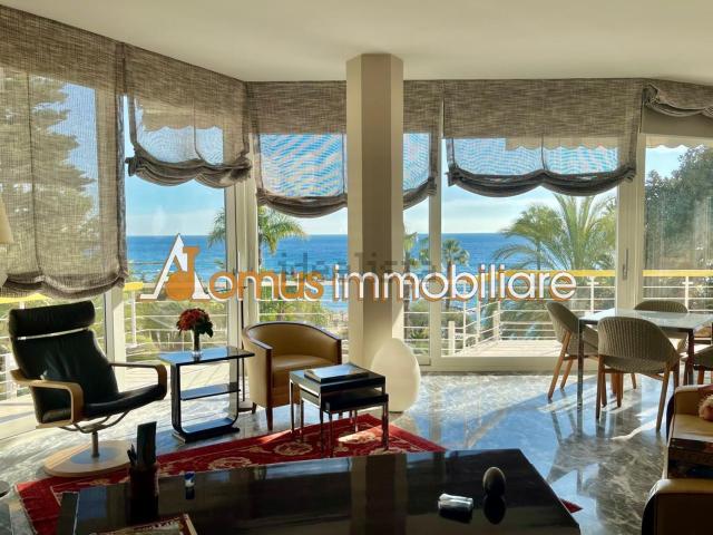 Appartamento in vendita di 138 m² in Via Roccasterone