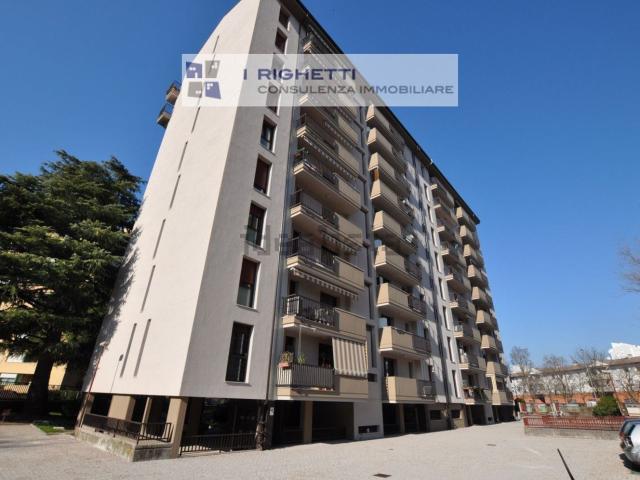 Appartamento in vendita di 138 m² in Via Umberto Maddalena