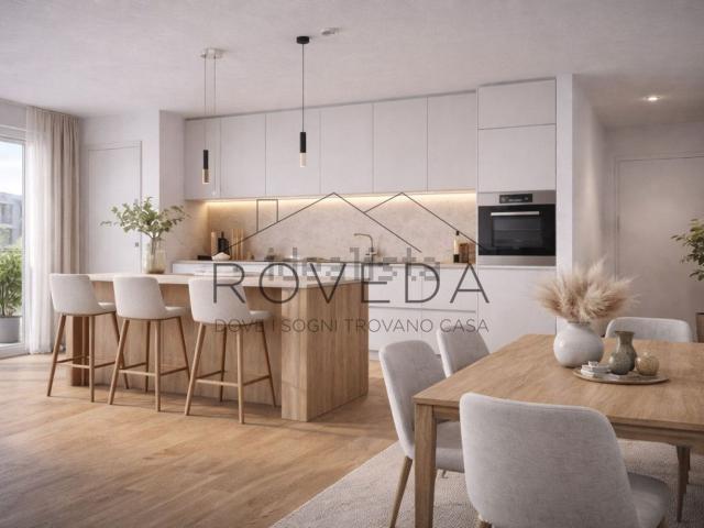 Appartamento in vendita di 138 m² in Via Ungheria Libera
