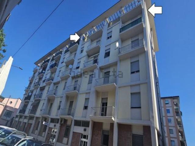 Appartamento in vendita di 122 m² in Via Ugo Foscolo