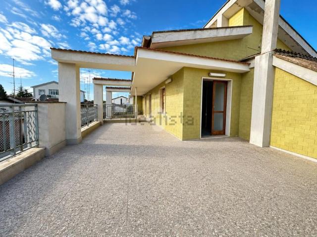 Appartamento in vendita di 138 m² in Viale Checchia Rispoli, 187