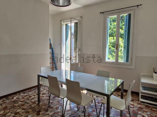 Appartamento in vendita di 138 m² in Viale della Pace, 194
