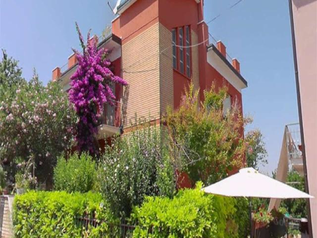 Appartamento in vendita di 138 m² in Viale Niccolai, 1