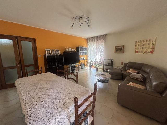 Appartamento in vendita di 139 m² in Via Conte Rosso