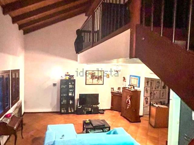 Appartamento in vendita di 139 m² in Via Aldo Moro
