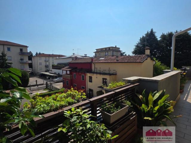 Appartamento in vendita di 159 m² in Via Arrigo Boito