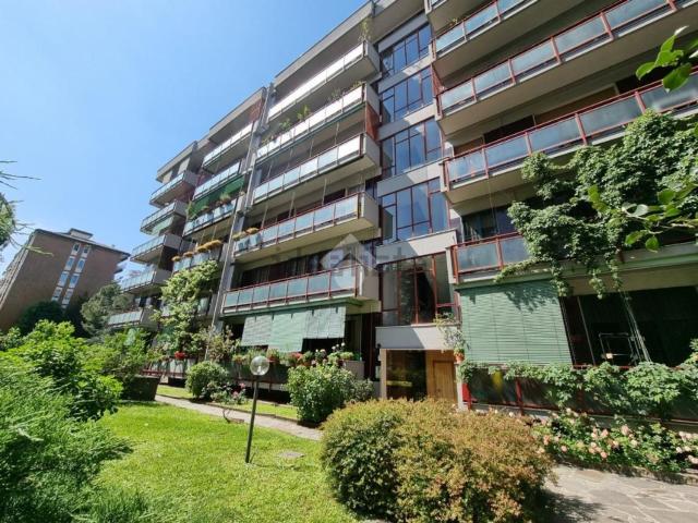 Appartamento in vendita di 139 m² in Via dei Ciclamini, 33