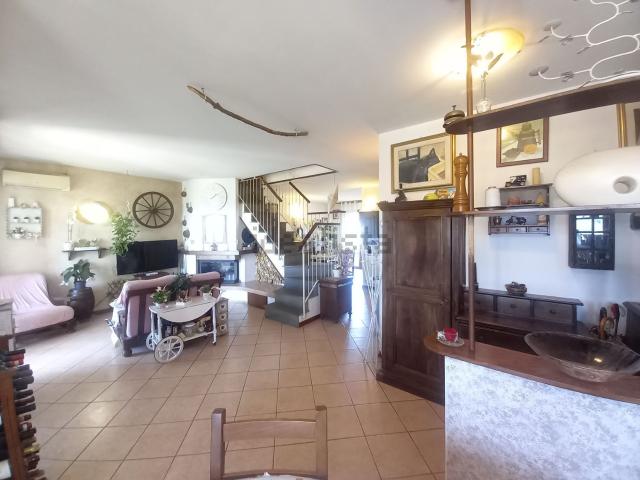Appartamento in vendita di 139 m² in Via del Perugino