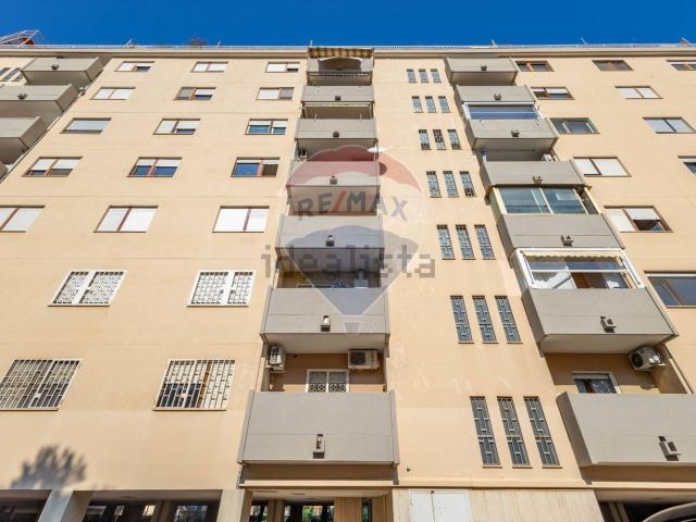 Appartamento in vendita di 139 m² in Via della Costituente, 43