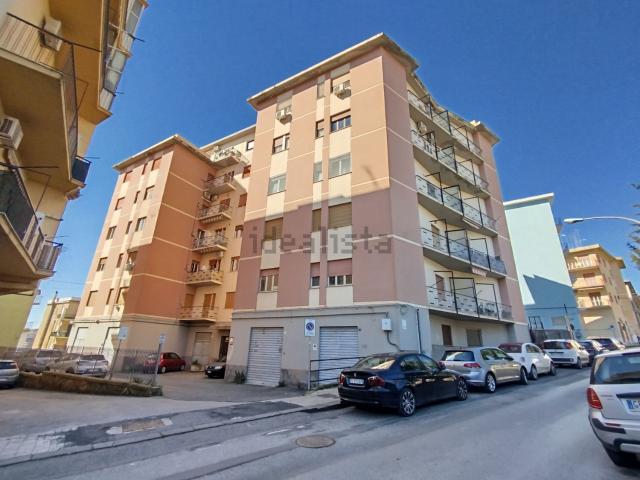 Appartamento in vendita di 139 m² in Via Edmondo de Amicis, 64
